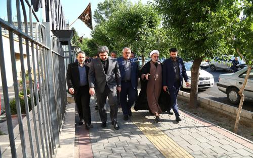 حضور کارکنان بنیاد مسکن انقلاب اسلامی در مراسم تشییع پیکر شهیدان خدمت